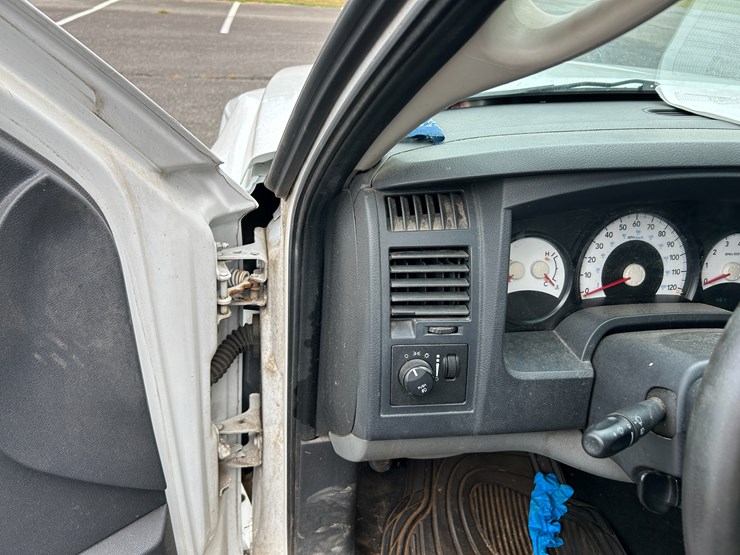 2010-dodge-dakota-image-53