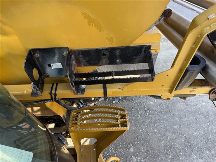 2005-john-deere-70-image-39