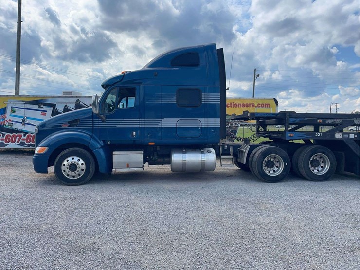 2009-peterbilt-387-image-2