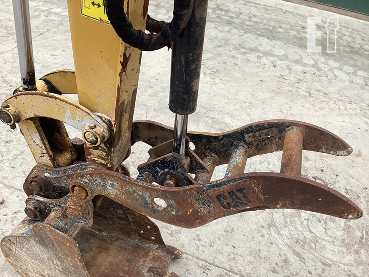 2015-caterpillar-303.5e2-cr-image-11