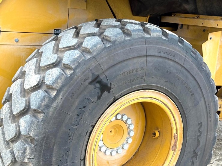 2021-caterpillar-926m-image-32