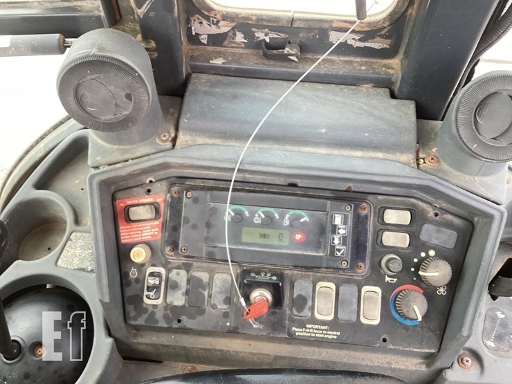 2005-deere-310sg-image-17