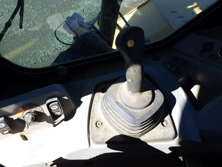 2019-caterpillar-d7e-lgp-image-44
