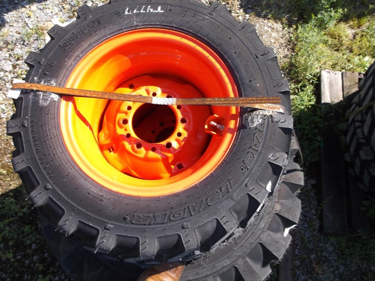 set-of-ag-r4-wheels-and-tires-image-3