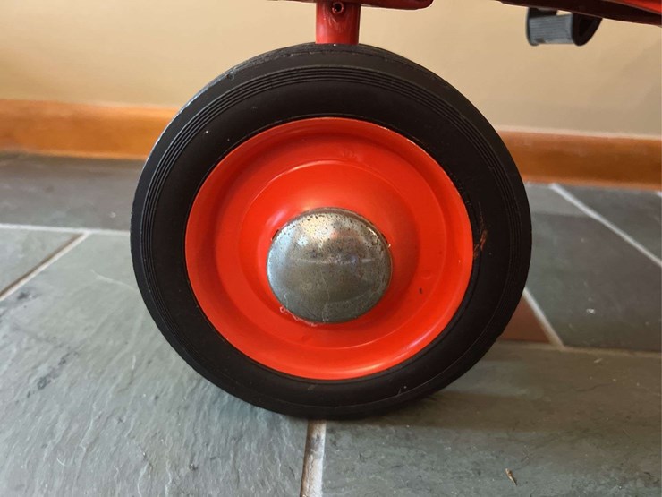 case-agri-king-1070-pedal-tractor-ertl-image-16