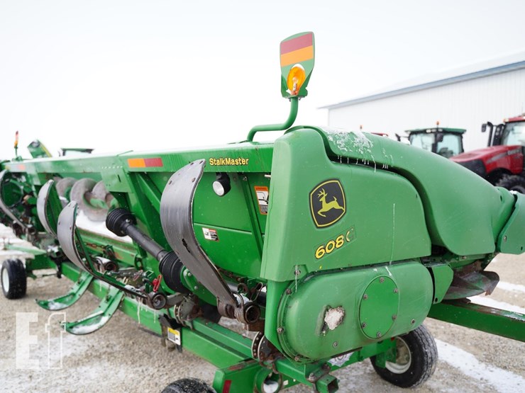 2010-john-deere-608c-image-14