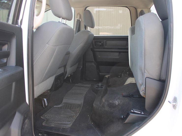 #2101-•-2015-ram-2500-pickup-truck-image-6