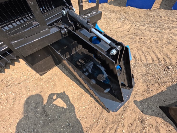 #5291-•-skid-steer-spade-grapple-image-1