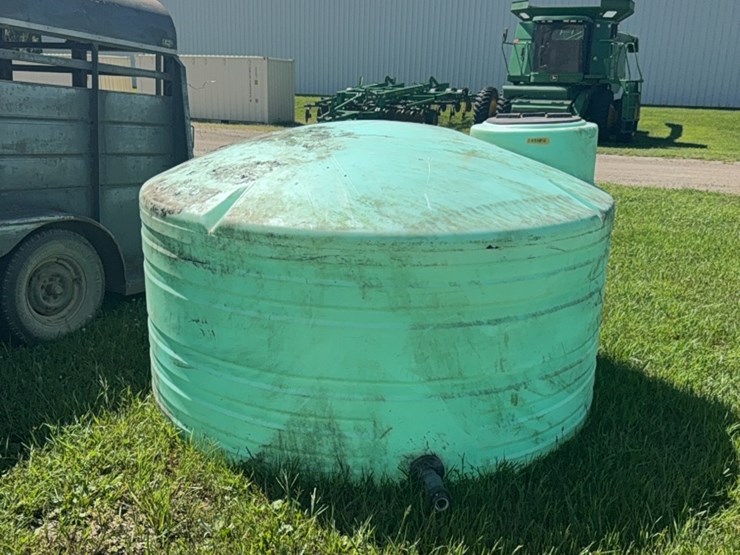 1250-gallon-poly-water-tank-image-5