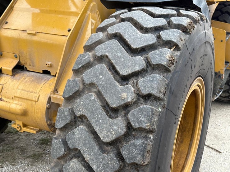 2021-caterpillar-926m-image-33