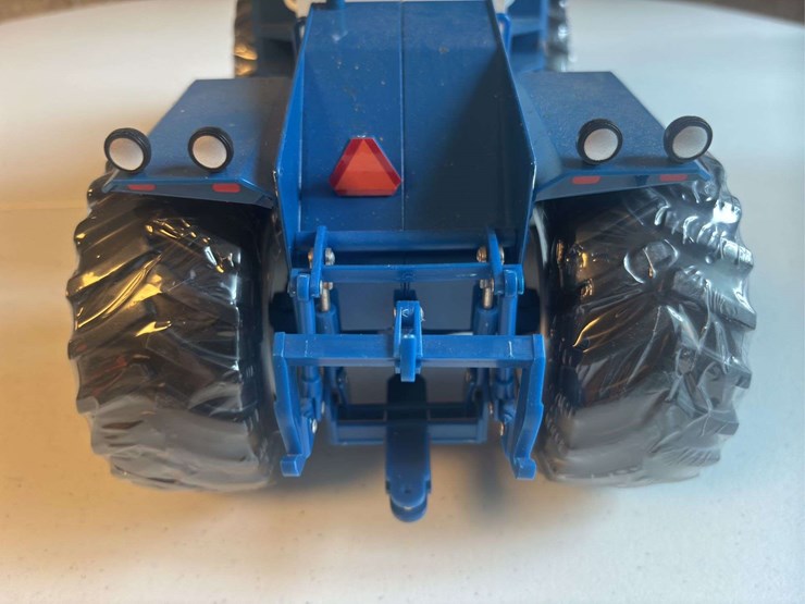 1/16-ford-fw-60-4wd-ertl-image-16