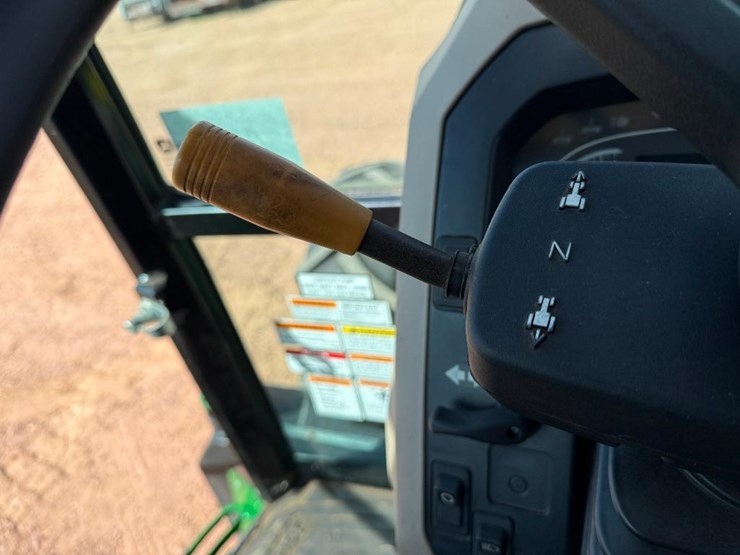2017-john-deere-6120e-image-63