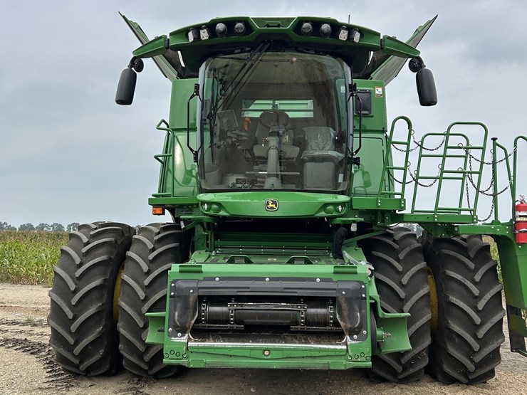 2024-john-deere-s790-image-2
