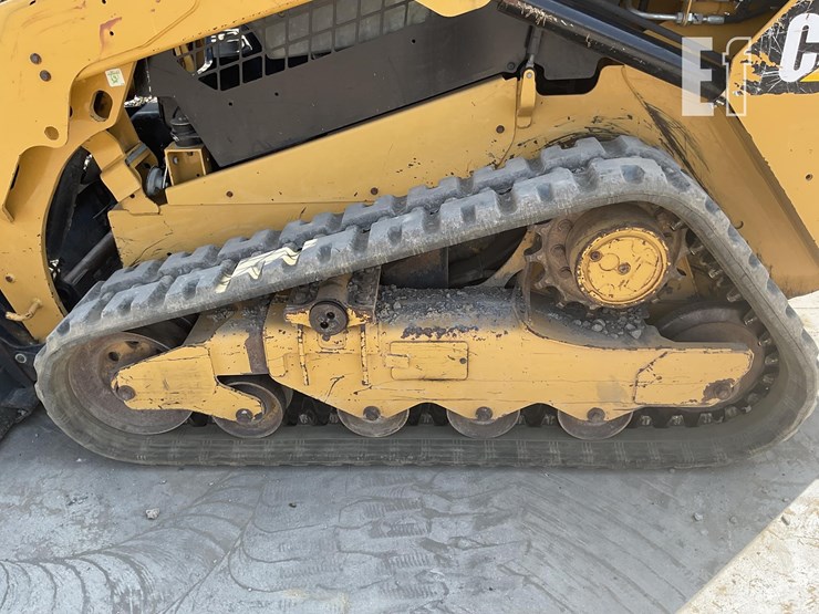 2016-caterpillar-259d-image-2