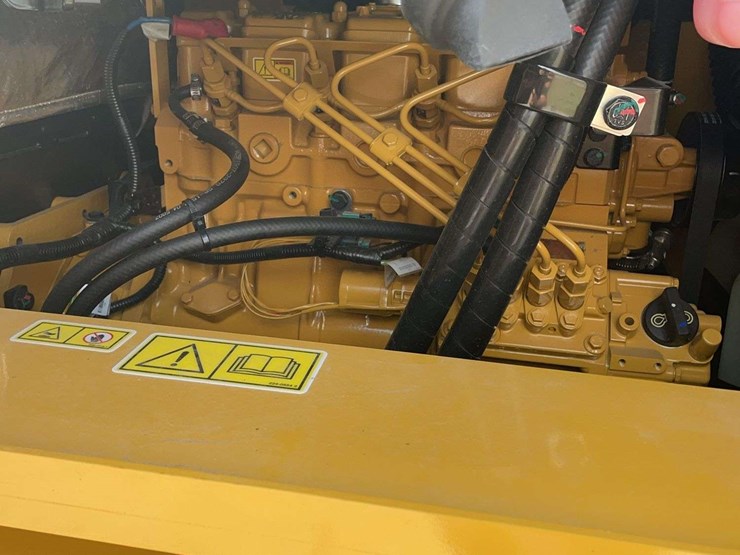2025-caterpillar-305.5-image-16