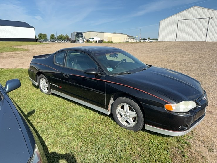 2002-chevy-monte-carlo-ss-car,-unsure-on-miles-dash-wont-light-up,-needs-battery,-motor-smokes-when-it-starts,-impound-vehicle,-**title**-image-4