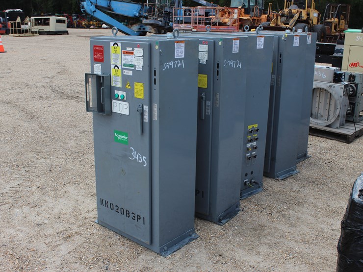 #3489-•-lot-of-5-outdoor-electrical-boxes-image-1