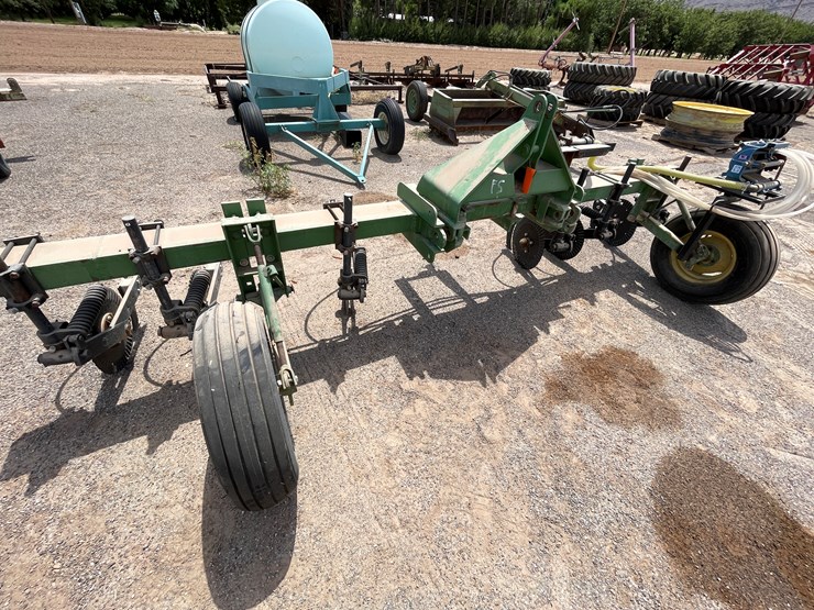 #9018-•-custom-13'-3-pt-toolbar-with-yetter-injection-coulters-image-7