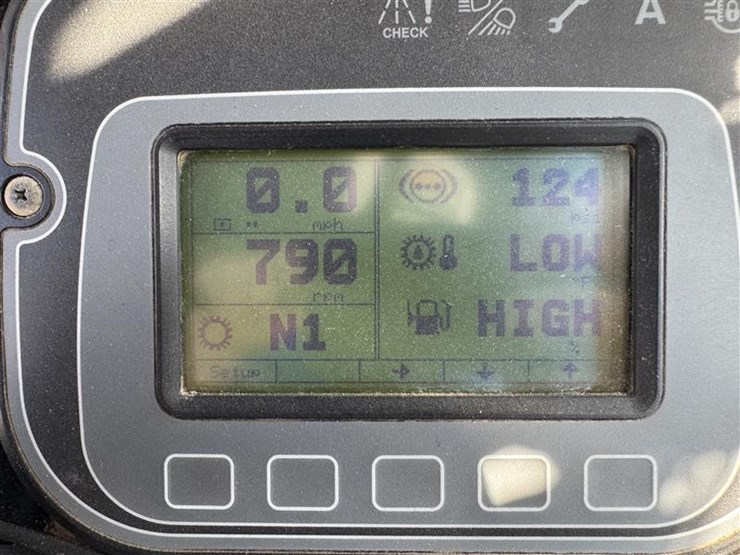 2005-john-deere-70-image-14