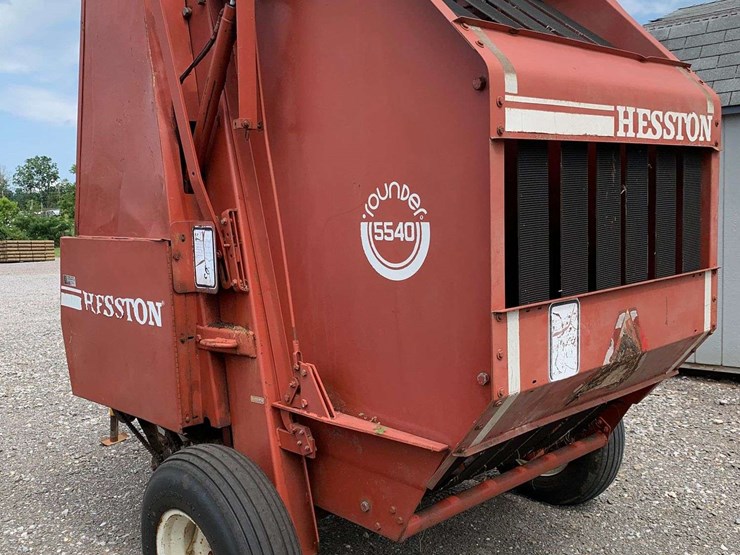 hesston-5540-image-1