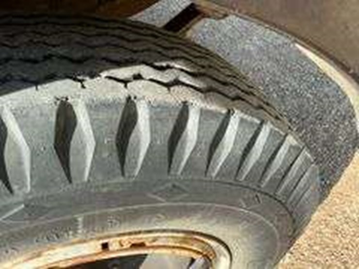 1968-chevy-60-grain-truck-image-10