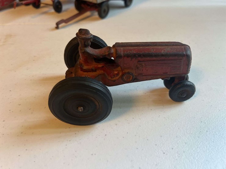 (10)-oliver-farm-toys-image-2