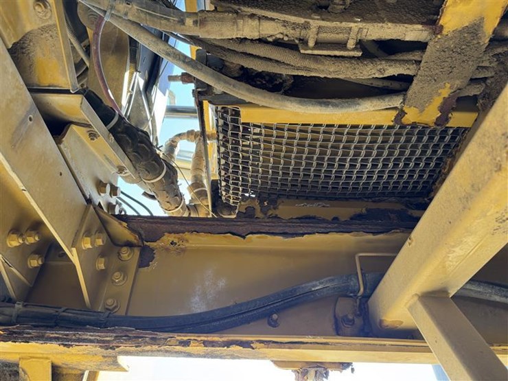 2005-john-deere-70-image-24