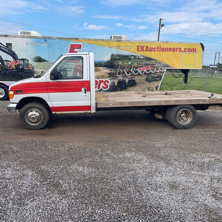 2007 FORD E450