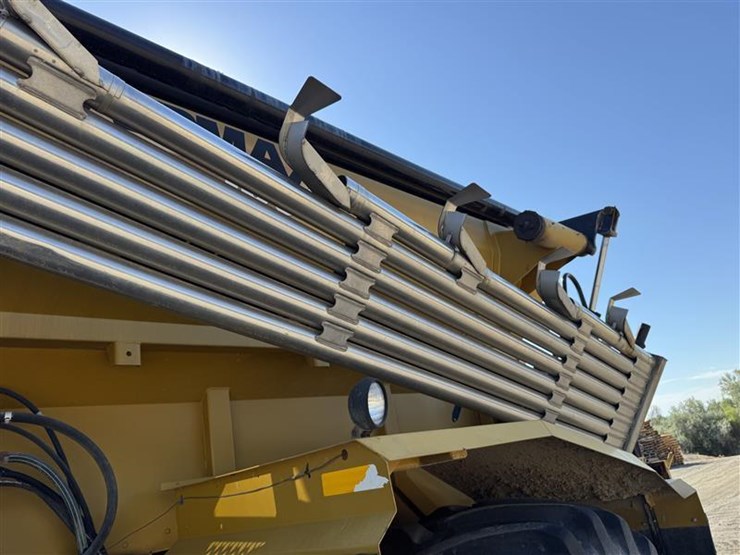 2005-john-deere-70-image-32