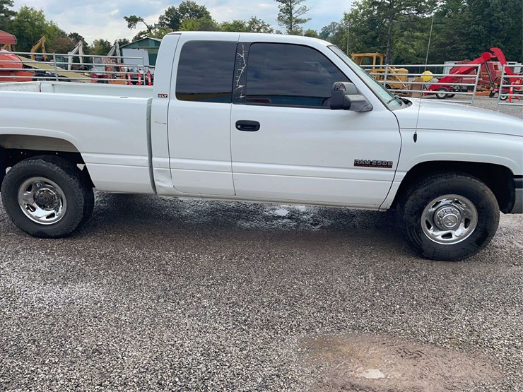2001-dodge-2500-image-6