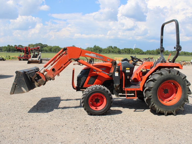 #2409-•-kiotti-ds4110-tractor-with-front-end-loader-image-2