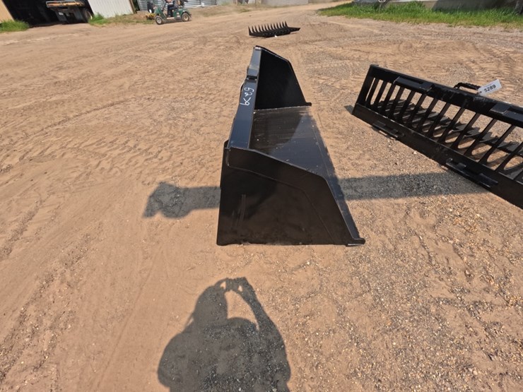 #5279-•-84"-skid-steer-snow-or-litter-bucket-image-2