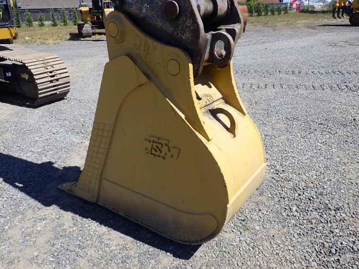 2016-deere-300g-lc-image-8