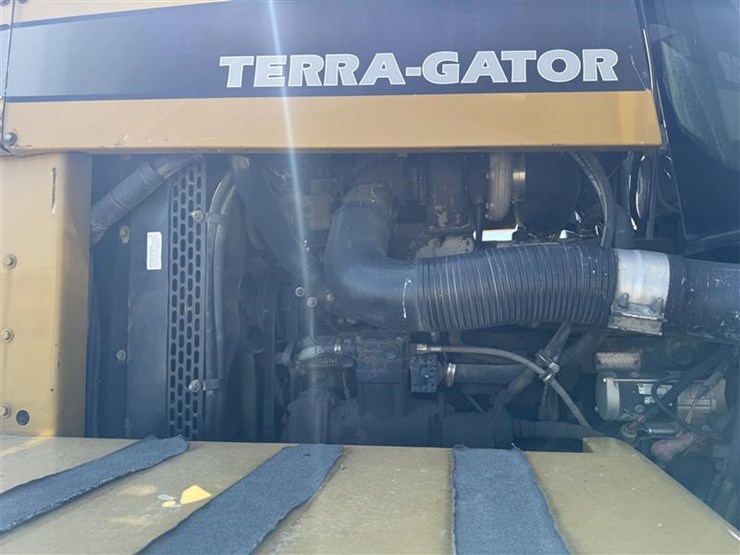 2005-john-deere-70-image-33