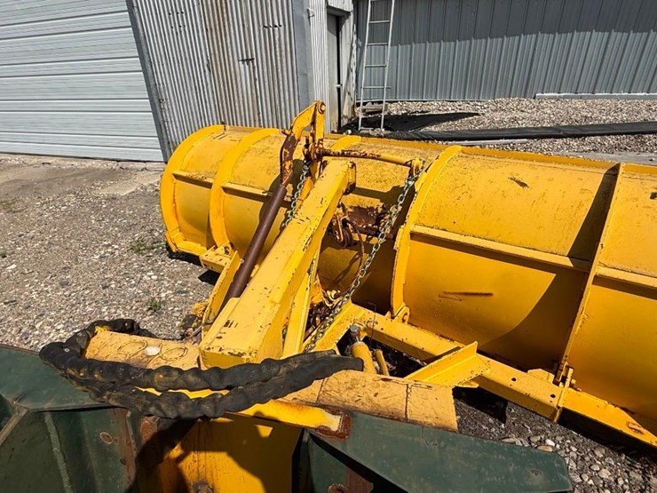 henke-snow-plow-image-3