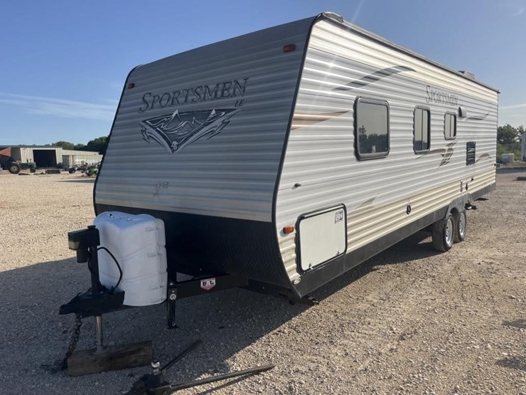 l2--2016-kz-sportsman-travel-trailer-image-2