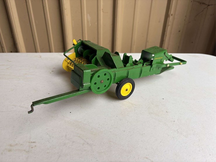 john-deere-16-image-14