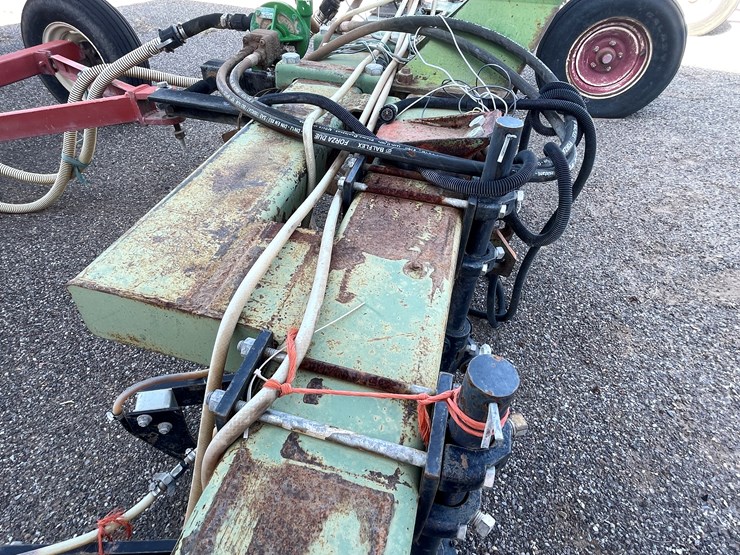 #9020-•-custom-4-row-liquid-fertilizer-applicator-w/pup-tank-image-19