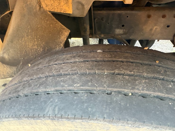 2000-ford-f750-image-9