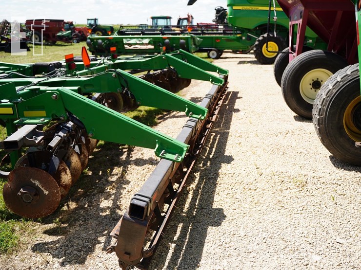 2014-john-deere-2720-image-15