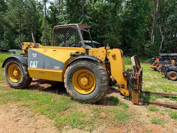 caterpillar-th62-image-4