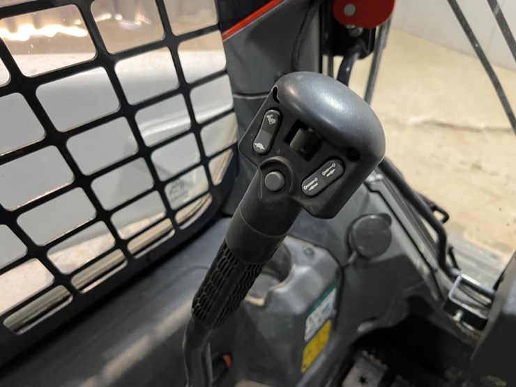 2022-bobcat-s76-image-23