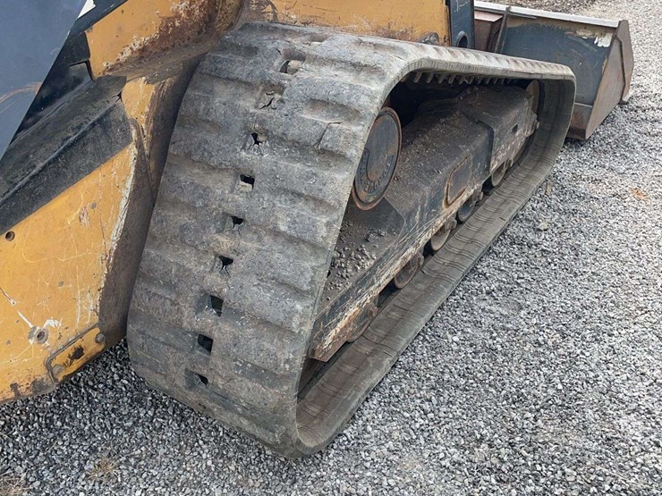 2012-john-deere-329d-image-7