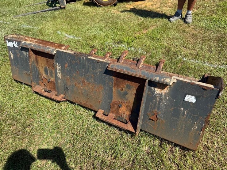 6.5'-skid-steer-bucket-w/cylinder-(2-winches)-image-3