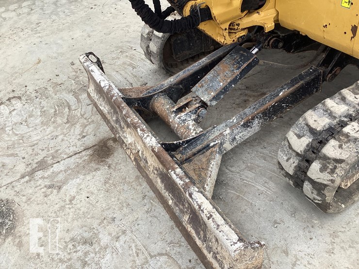 2015-caterpillar-303.5e2-cr-image-9