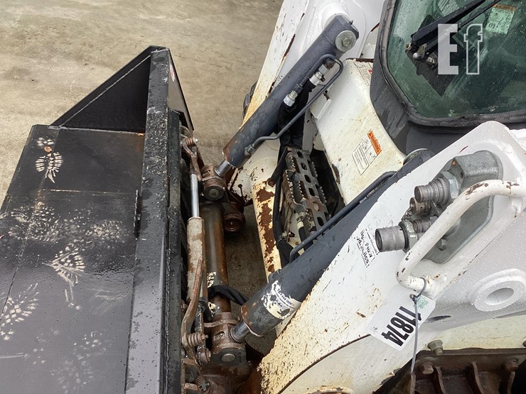 2015-bobcat-t870-image-10
