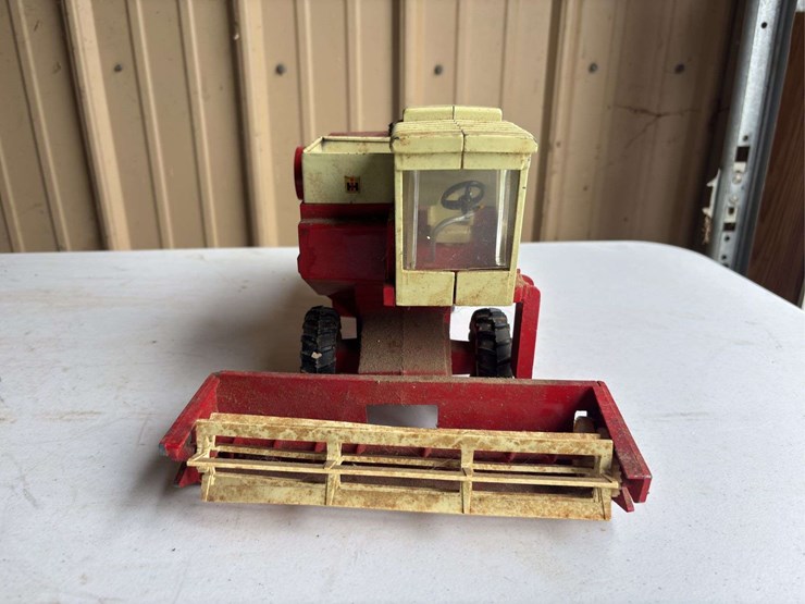(2)-1/20-international-harvester-915-combine-and-1/16-5100-grain-drill-ertl-image-4