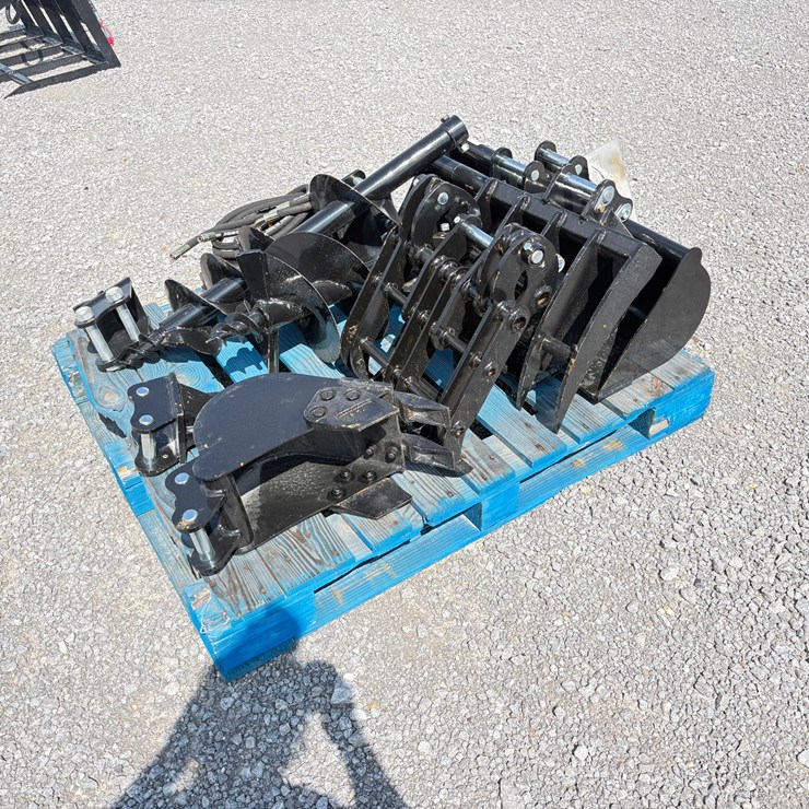 #28491 • LOT OF MINI EX ATTACHMENTS