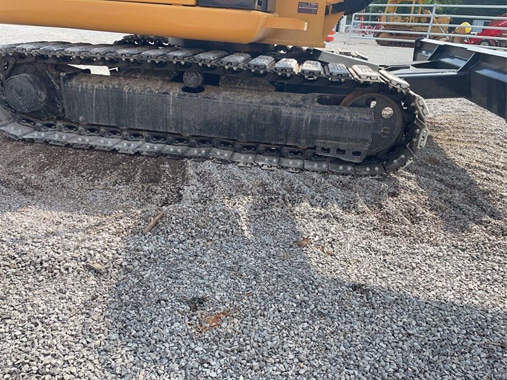 2021-caterpillar-305.5-image-16