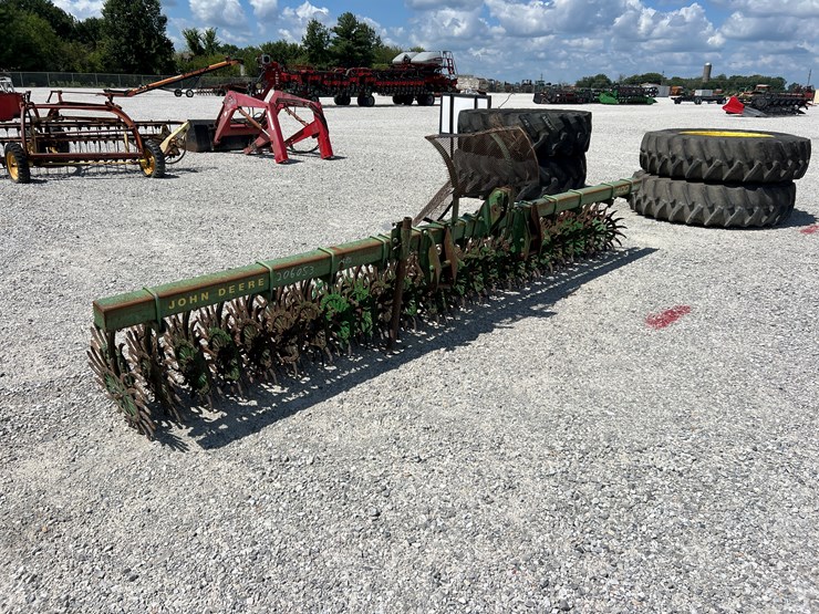 john-deere-400-image-1